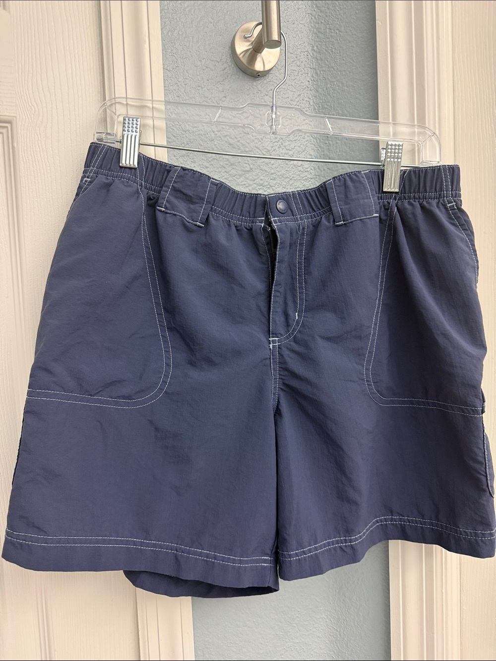 Columbia women’s Navy Elastic-Waist Hybrid Shorts size large